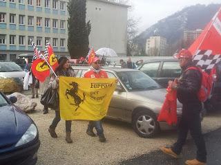 Les Fans de Michael Schumacher en pèlerinage à Grenoble pour l'anniversaire du champion dans le coma