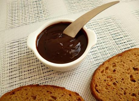 tartinade diététique à la caroube crue et avec inuline stévia (sans sucre ni beurre) P1100524