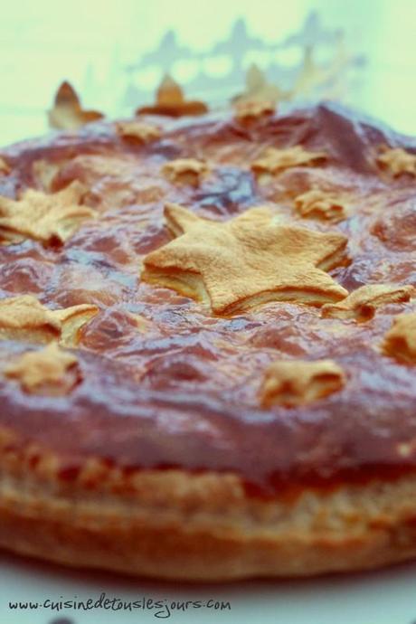 Le goûter du dimanche : Galette des rois à la pomme caramélisée et crème de marrons GALETTE DES ROIS À LA POMME CARAMÉLISÉE ET CRÈME DE MARRONS