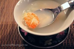 Bouillon crevettes, pamplemousse et citronnelle 