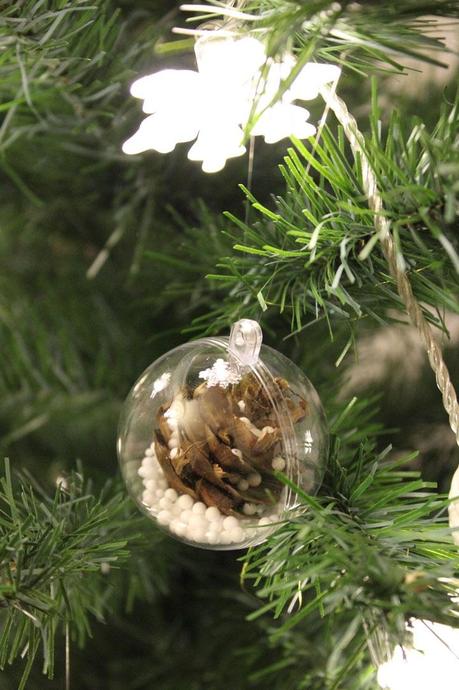 décoration de table boisée,sapin de noël,table de fête,authentique et naturel