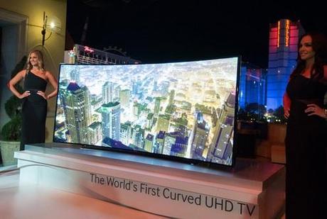 CES 2014 : Prototype Samsung Bendable TV, la TV pliable à la demande