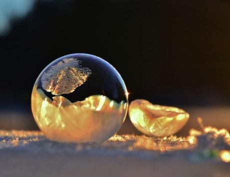 De superbes photos de bulles d'eau gelées