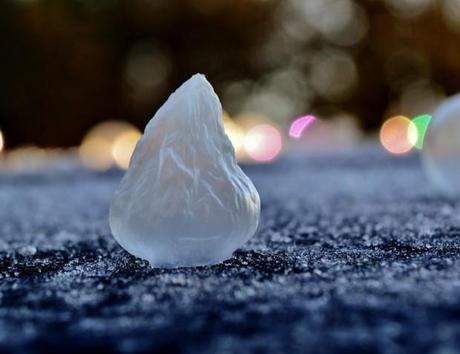 De superbes photos de bulles d'eau gelées