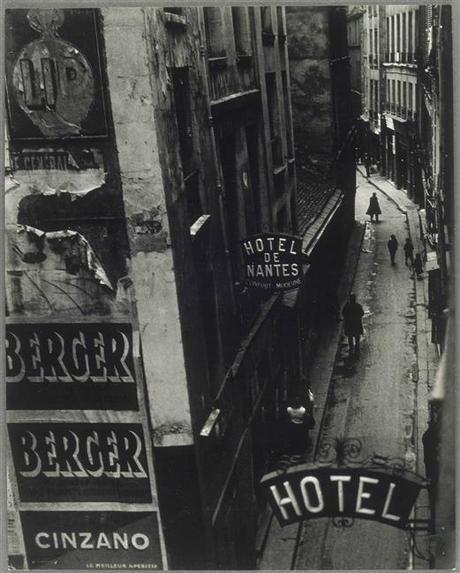 brassai-dit-halasz-gyula-1899-1984-la-rue-quincampoix-et-ses-hotels-de-passe-1932