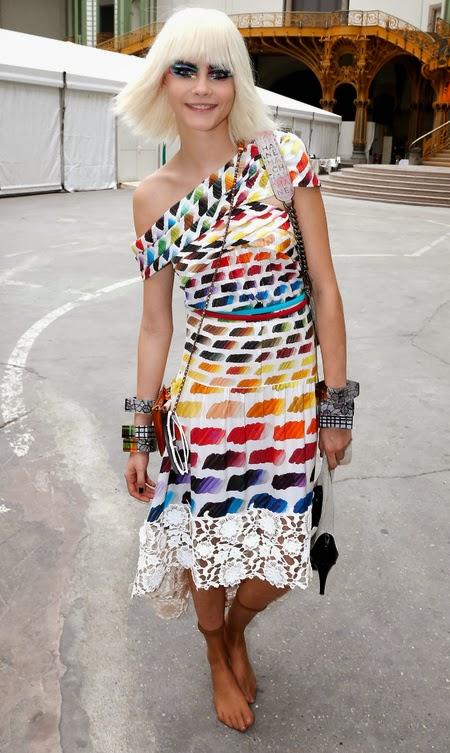 Les robes multicolores Chanel font tourner la tête de la planète fashion...