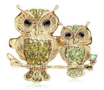 La fameuse bague à deux doigts