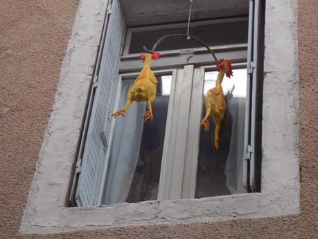 hélas ou heureusement