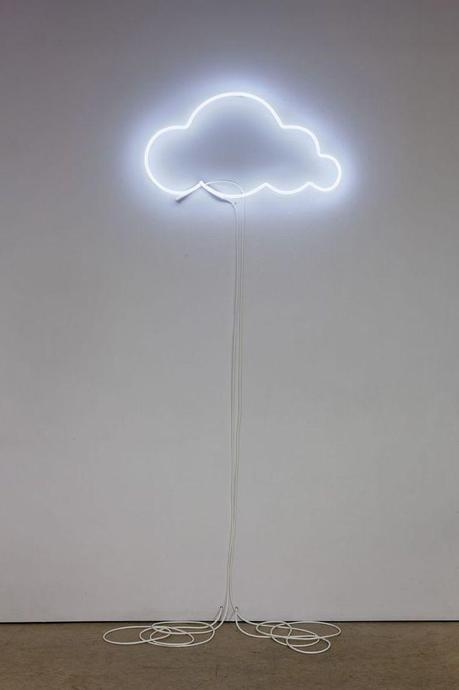 Le néon revient et illumine les intérieurs