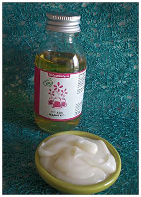 Test MaCosmetoPerso l'huile de sésame bio.Crème visage anti-rides pour peaux sensibles.