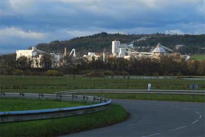 La blanche usine de Sorcy-Saint-Martin