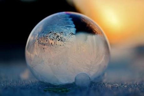 photos-of-frozen-bubbles-by-angela-kelly-3.jpg