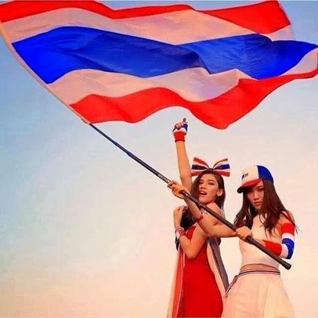 2014 Manifestations Bangkok, les troupes de choc et de charme
