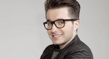 Olympe dévoile son premier single et premier clip, C'est Facile.