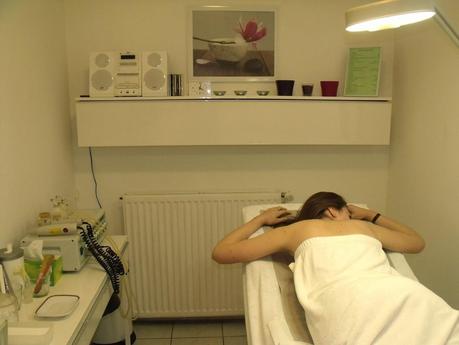 LEO ESTELLE: UN COIFFEUR AUX PETITS SOINS...PAR CHRISTY