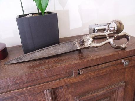 LEO ESTELLE: UN COIFFEUR AUX PETITS SOINS...PAR CHRISTY