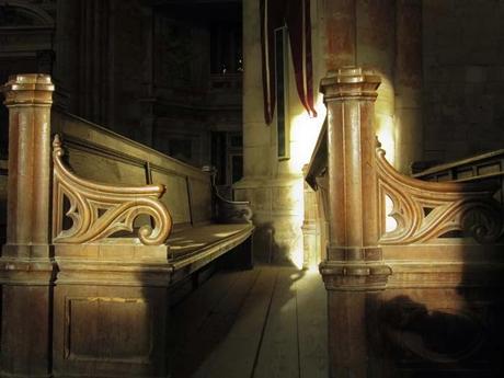 S'asseoir à la cathédrale