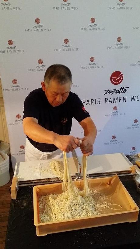 Dégustation de râmen lors de la Paris Ramen Week
