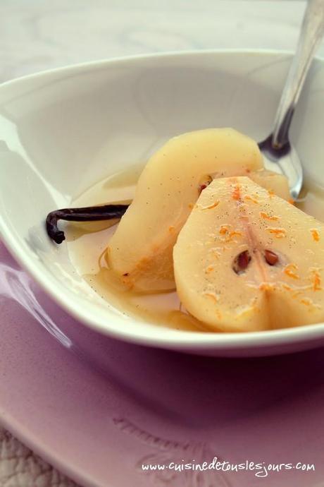 Poires pochées à l'orange et vanille