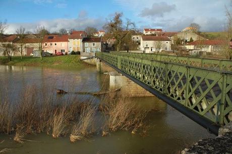 Ourches-sur-Meuse : le pont métallique