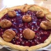 Tarte aux cerises et aux profiteroles(saint-honoré)