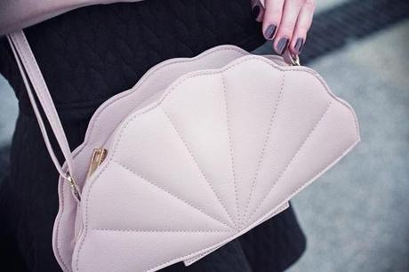 SEASHELL & TWO-PIECE DRESS SEASHELL & TWO-PIECE DRESS