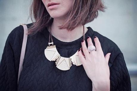 SEASHELL & TWO-PIECE DRESS SEASHELL & TWO-PIECE DRESS