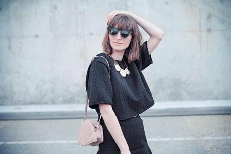 SEASHELL & TWO-PIECE DRESS SEASHELL & TWO-PIECE DRESS