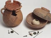 pots romains vieux 2000 contenaient offrandes magiques contre mauvais esprits