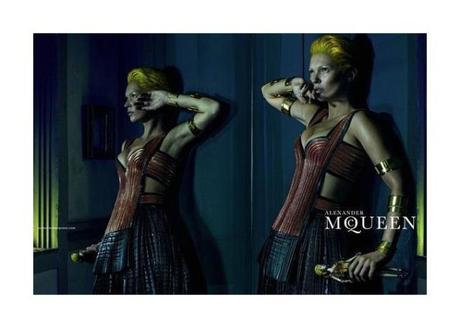 Mode : Kate Moss, égérie de la campagne printemps-été 2014 Alexander McQueen