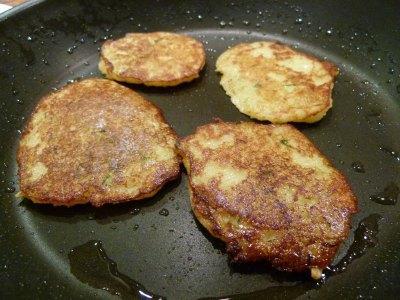 Gigot d' Agneau confit pendant 7 heures, et Plenze de Papy Léon.