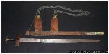 Le takouba, épée touarègue FORUM AZ