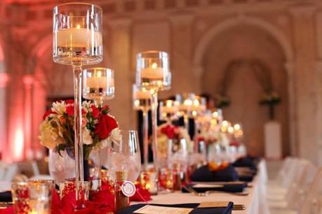glass-candle-wedding-centerpiece-550x366