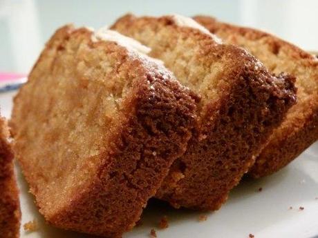 Cake Financier aux Pommes enrobées de Caramel au Beurre Salé Cake Financier aux Pommes enrobées de Caramel au Beurre Salé