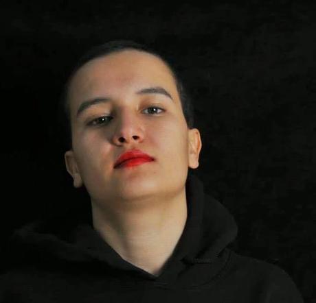 SOCIÉTÉ > Amina Sboui, ex-FEMEN : une pour toutes, toutes pour elle