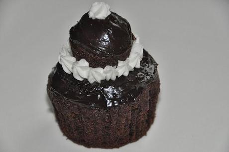 Cupcake au chocolat noir piment, façon religieuse.
