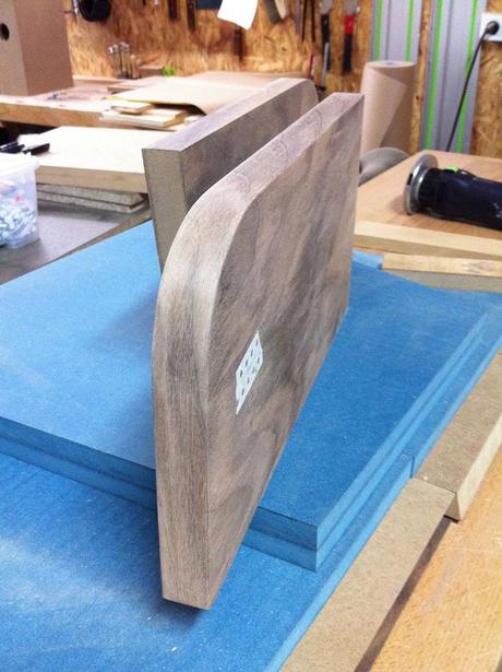 Ninety° chaise ou table par Gwénaëlle Follézou