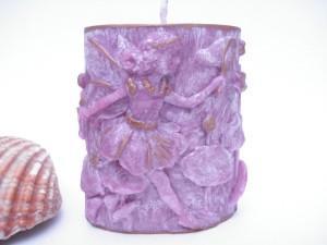 un monde féerique bougie 3d petite fée violette 3