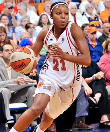 http://img.over-blog.com/416x500/0/12/26/16/2010/2010b/2011/2011b/2012/Renee-MONTGOMERY--Connecticut-_wnba.jpg