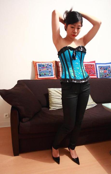 ~ Look au corset bleu ~