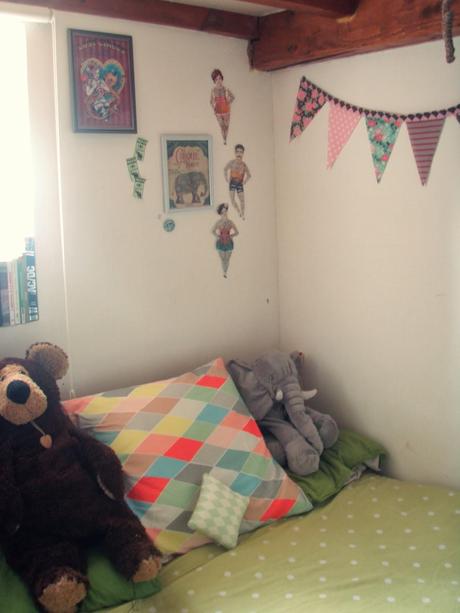 On redécore:  La Chambre.