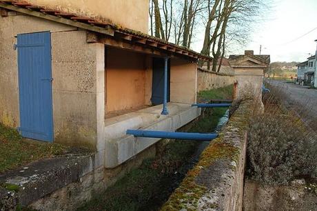 Goussaincourt : lavoir-fontaine-abreuvoir