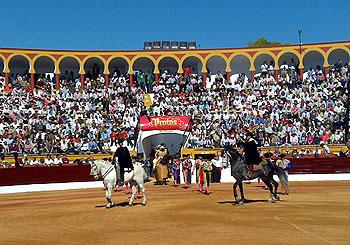 OLIVENZA : UNE MEGA FERIA DE FIGURAS