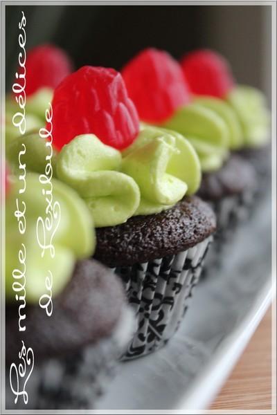 ~Mini cupcakes au chocolat garni de gelée de baie~