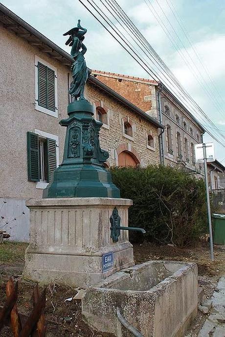 Saint-Maurice-sous-les-Côtes : lavoirs, fontaines et abreuvoirs