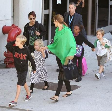 La Famille Jolie-Pitt à l'Aéroport LAX de Los Angeles - 05.02.2014