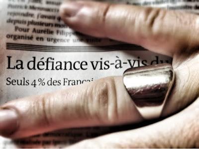 353ème semaine politique: Hollande voit-il la défiance ?