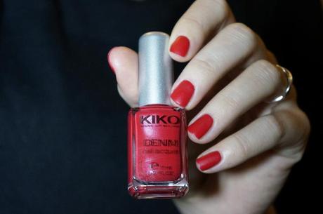 Kiko Denim Nailpolish vernis 461 Art Poppy Red swatch Boulevard Rock