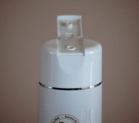 Le lait démaquillant douceur de Secrets de Miel demaquillant doux