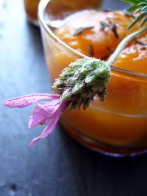 L'idée du week-end : compote d'abricots, gingembre et fleurs de lavande